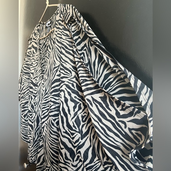 vintage Zebra Cold Shoulder Bubble Blouse from Chado -Medium - Picture 4 of 6